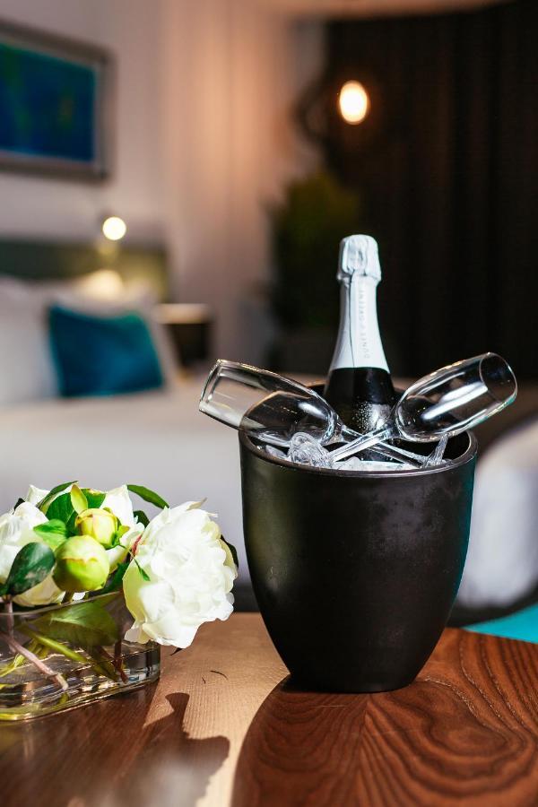 Eatons Hill Hotel Brisbane Extérieur photo